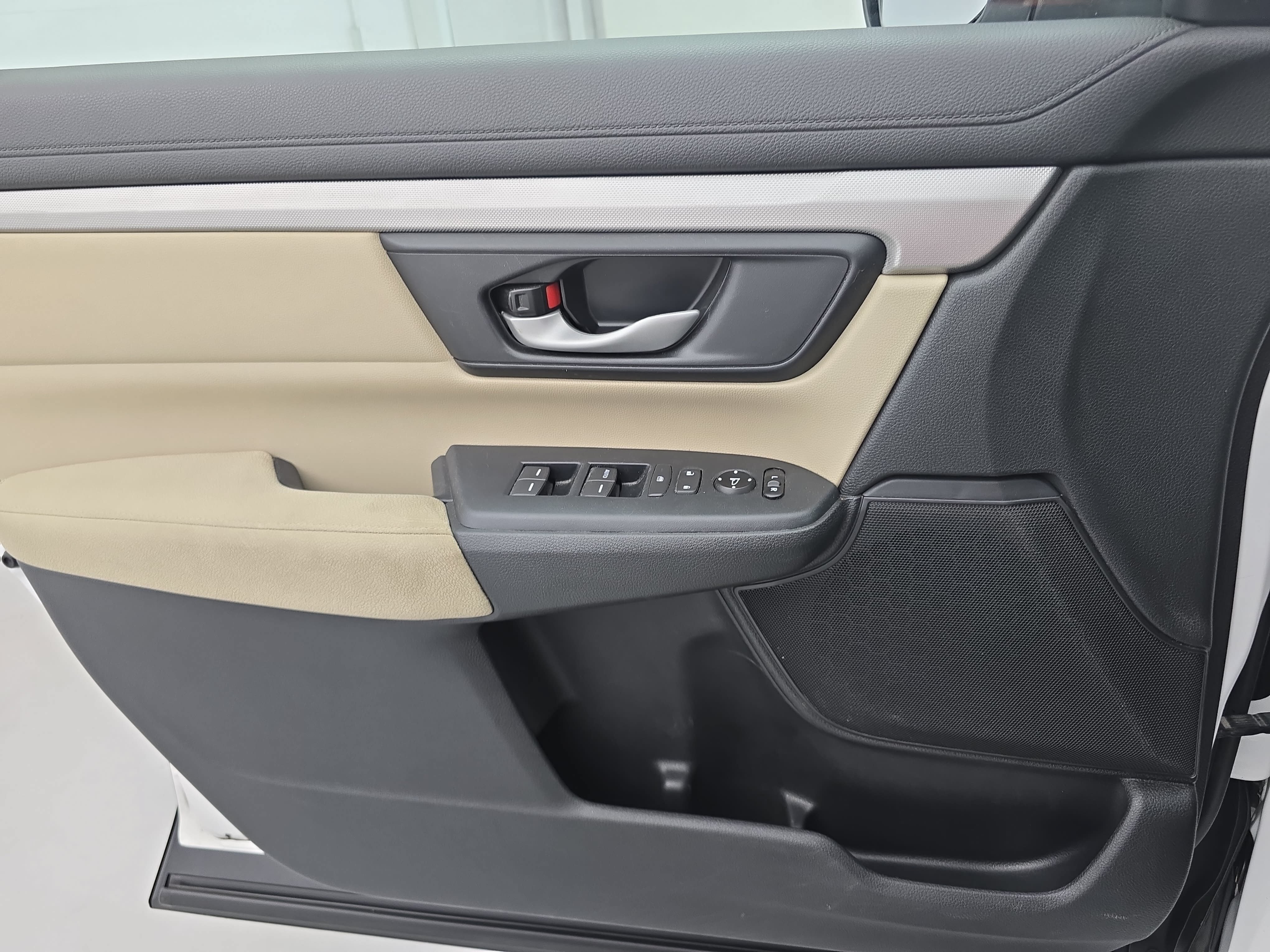 Used 2019 Honda CR-V LX image 25