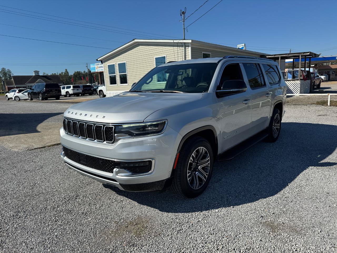 Used 2024 Jeep Wagoneer L Series II RWD image 5