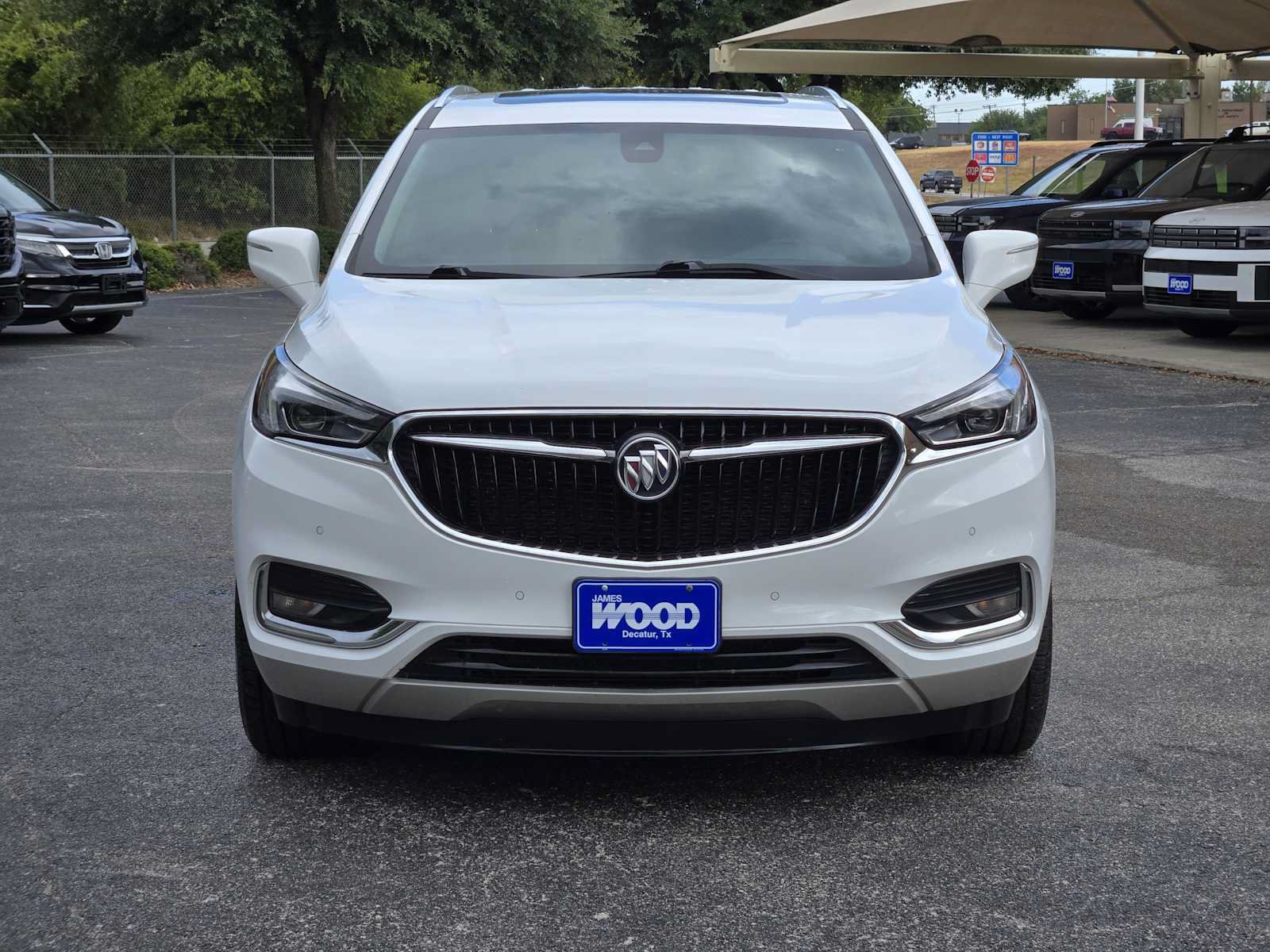 Used 2020 Buick Enclave Premium w/ Sun and Sites Package FWD image 3