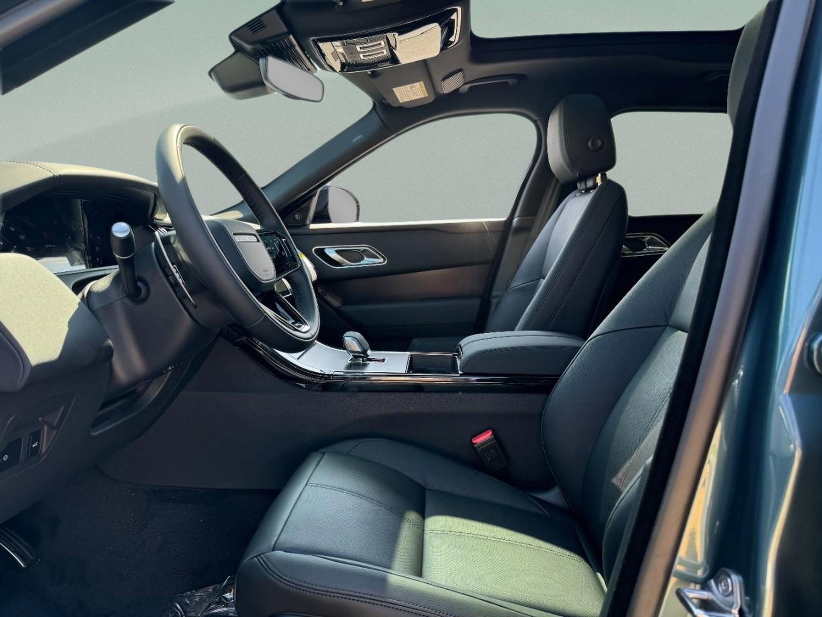 Used 2026 Land Rover Range Rover Velar Dynamic SE image 23