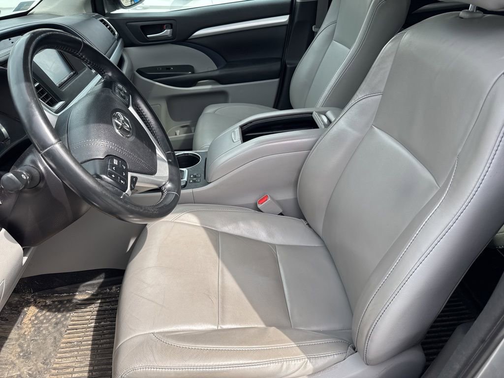 Used 2018 Toyota Highlander XLE AWD/4WD image 9