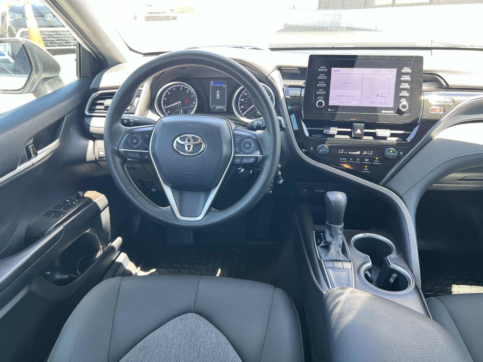 Used 2022 Toyota Camry LE FWD image 7