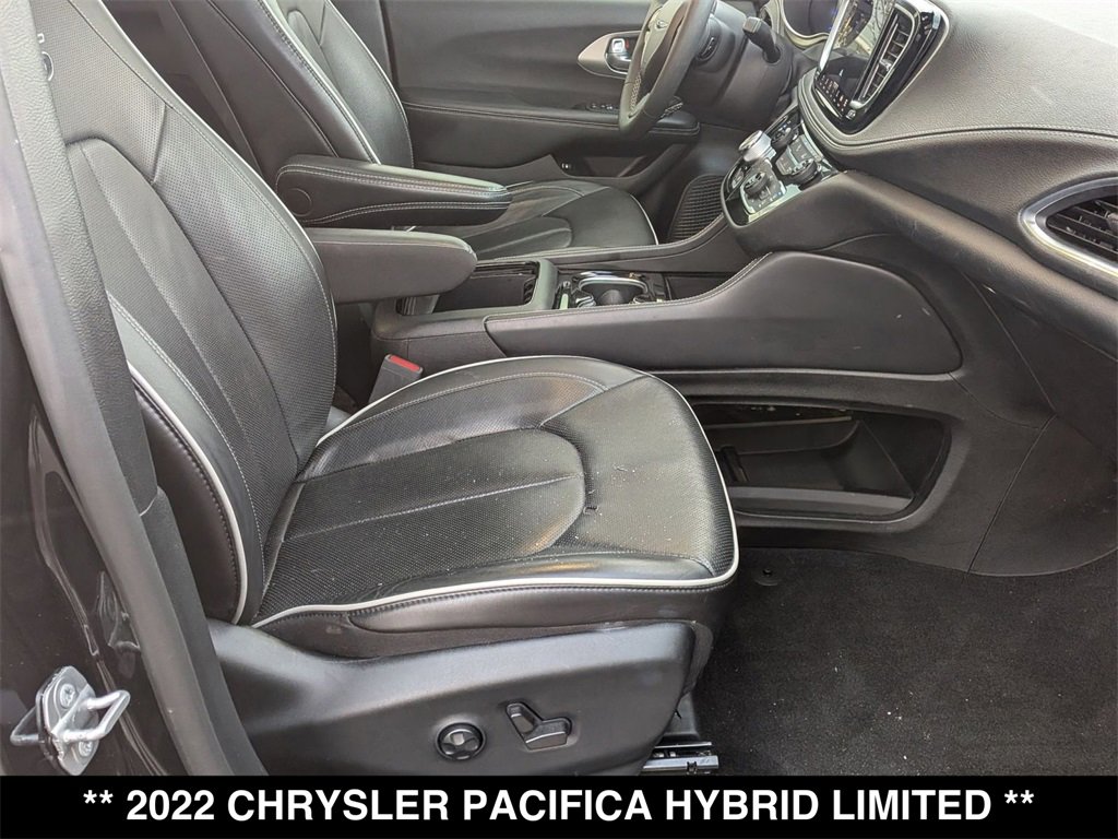 Used 2022 Chrysler Pacifica Limited w/ Uconnect Theater Family Group image 30