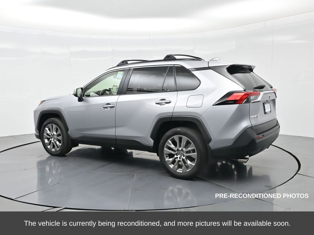 Used 2023 Toyota RAV4 XLE Premium image 9