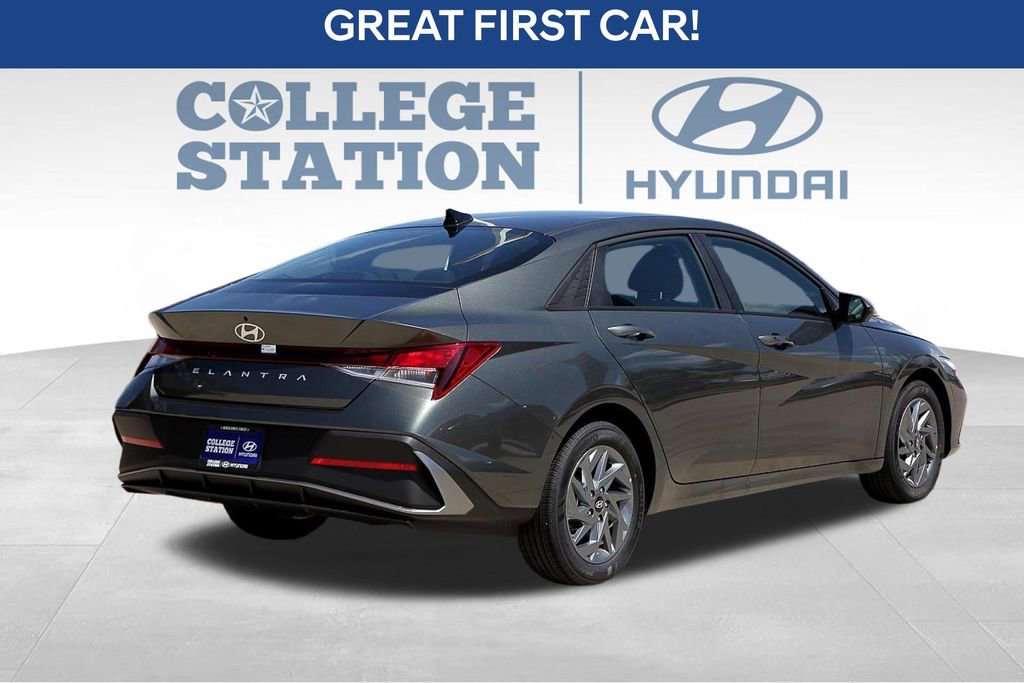 Used 2024 Hyundai Elantra SEL image 8