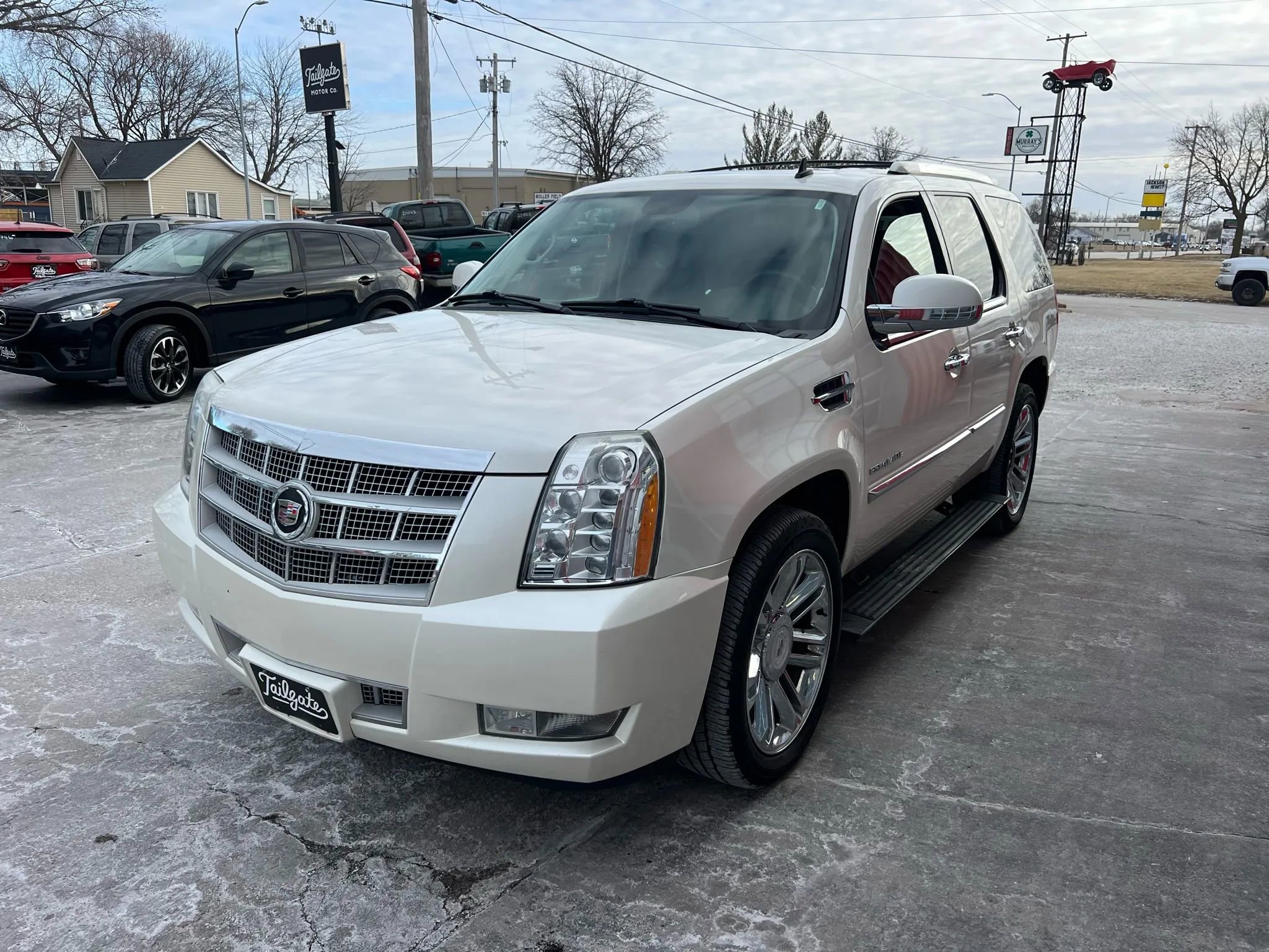Used 2010 Cadillac Escalade Platinum image 4