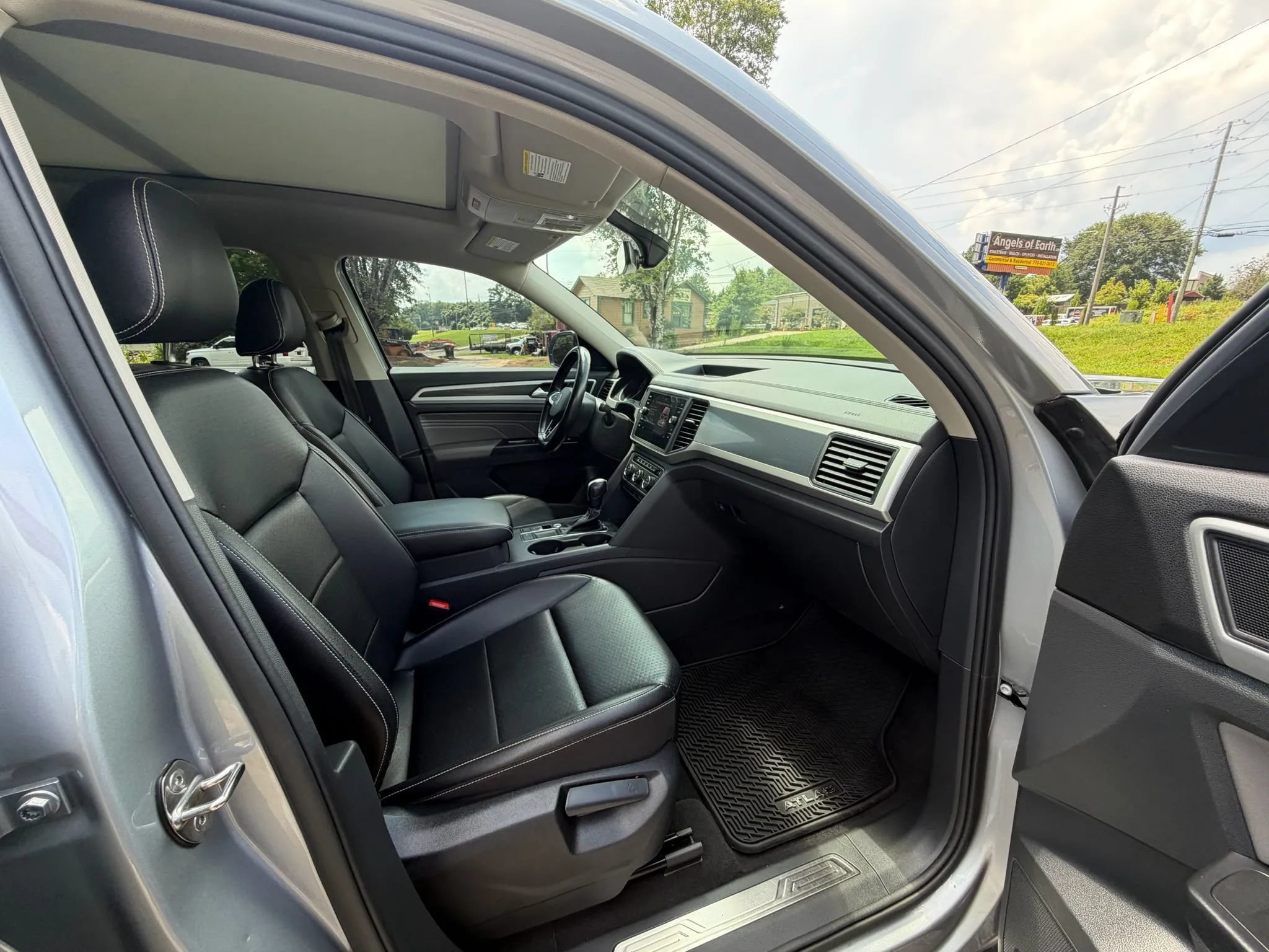 Used 2021 Volkswagen Atlas SE w/ Panoramic Sunroof Package FWD image 20
