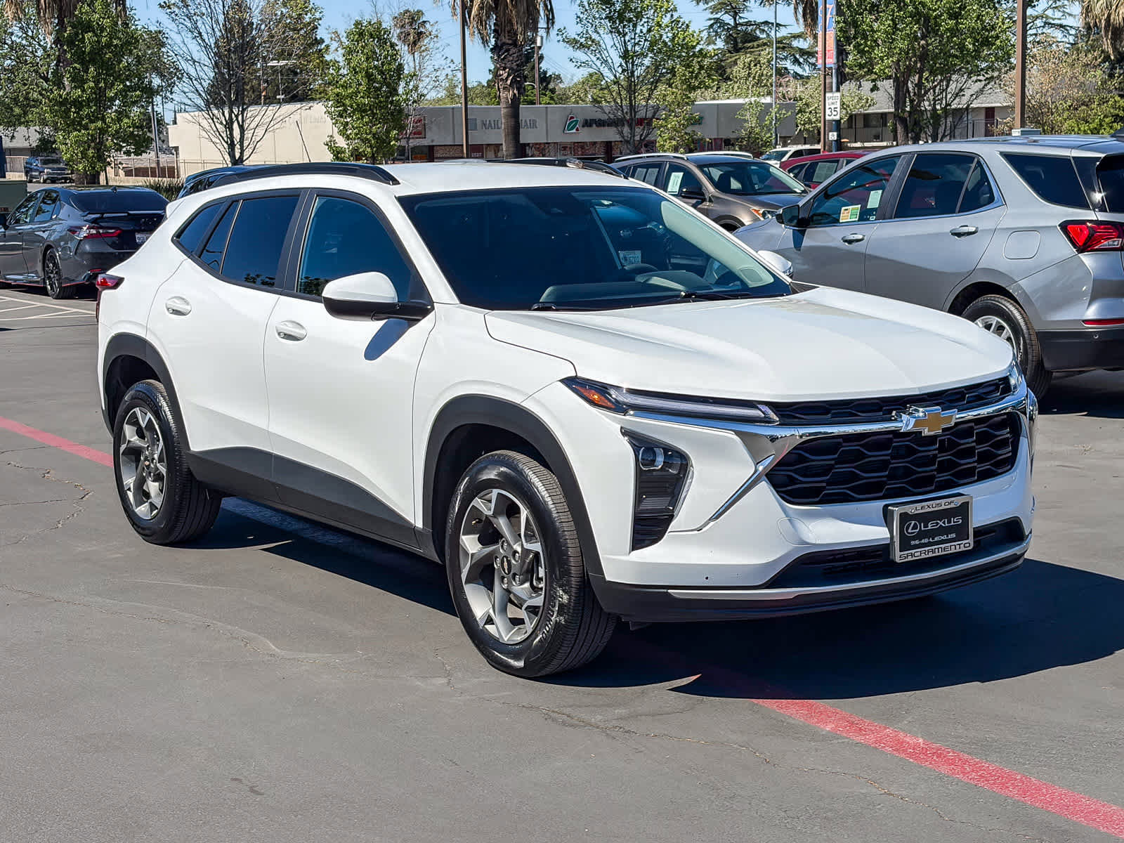 Used 2025 Chevrolet Trax LT FWD image 5