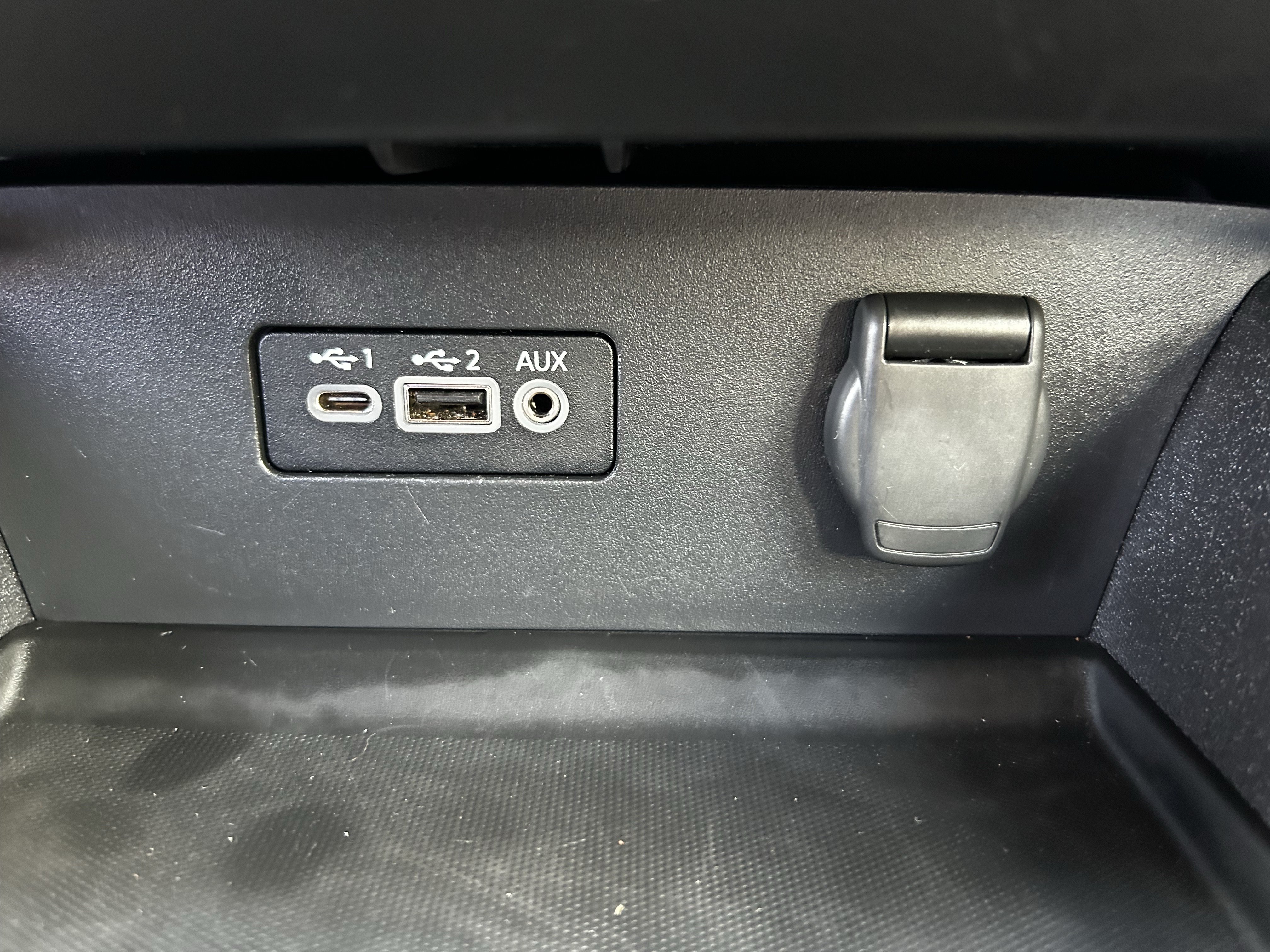 Used 2025 Nissan Altima 2.5 SV FWD image 32