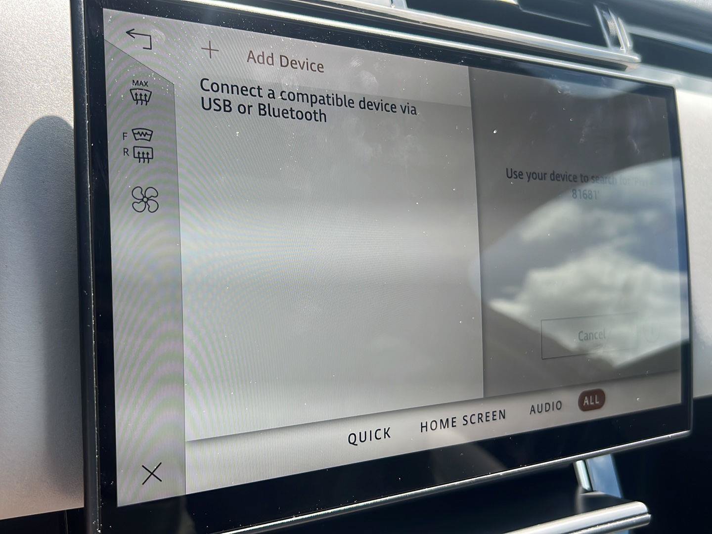 Certified 2024 Land Rover Range Rover Velar Dynamic SE AWD/4WD image 18