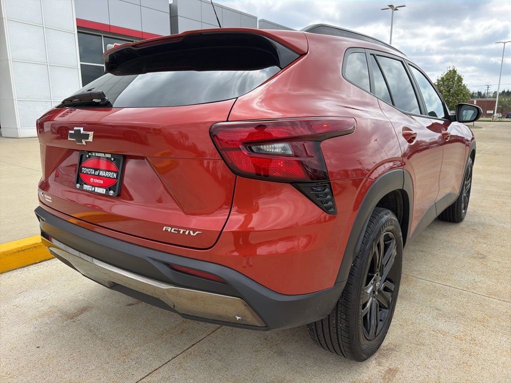 Used 2024 Chevrolet Trax ACTIV w/ Sunroof Package image 4