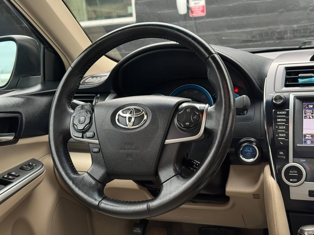 Used 2013 Toyota Camry XLE w/ Leather Pkg image 18