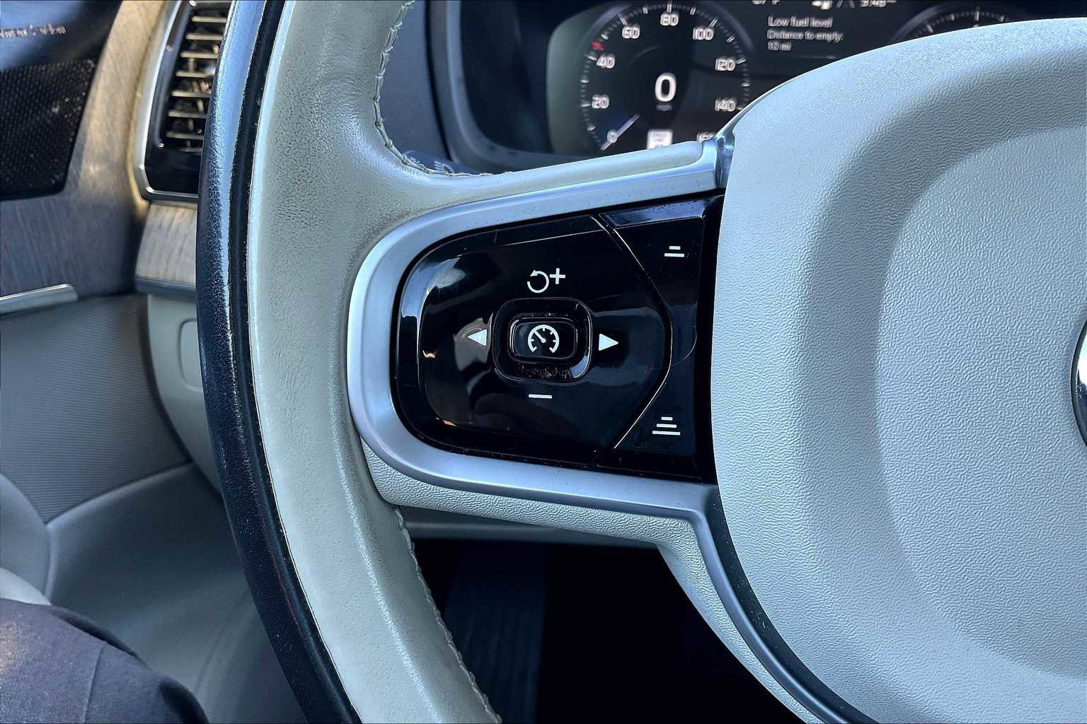 Used 2022 Volvo XC90 T6 Inscription w/ Advanced Package image 21