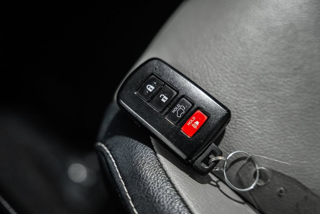 Used 2016 Toyota RAV4 Limited w/ Advanced Technology Package image 40