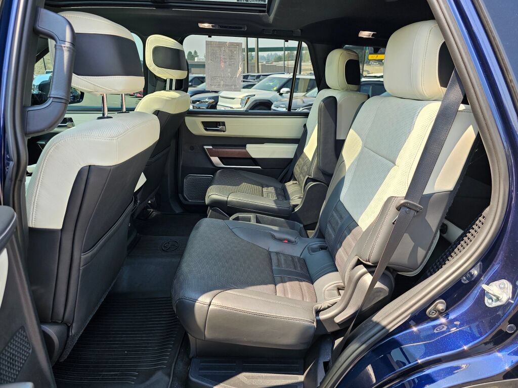 Used 2023 Toyota Sequoia Platinum AWD/4WD image 23