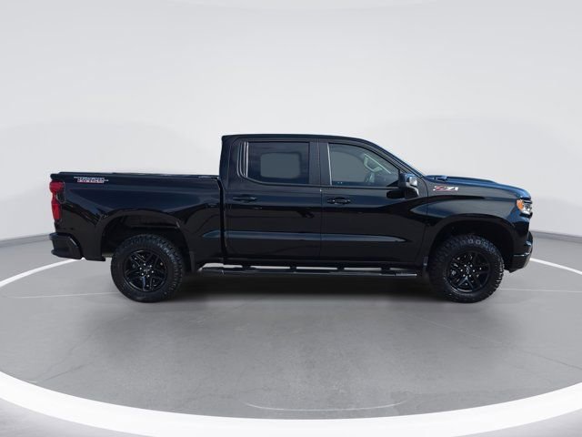 Used 2022 Chevrolet Silverado 1500 LT Trail Boss image 2