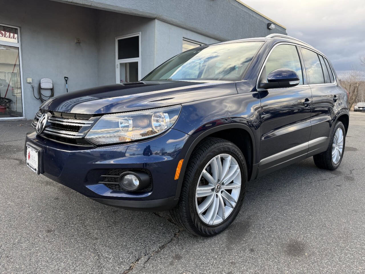 Used 2015 Volkswagen Tiguan SEL image 3