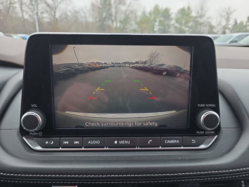 Used 2023 Nissan Rogue SV image 18