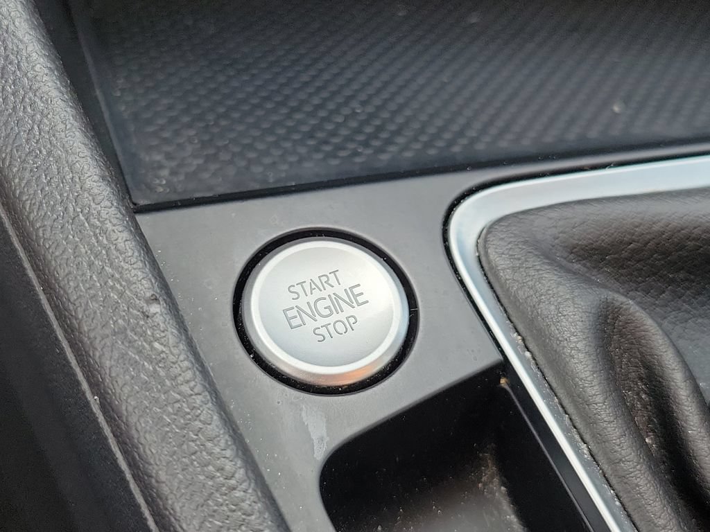 Used 2024 Volkswagen Jetta SE FWD image 33