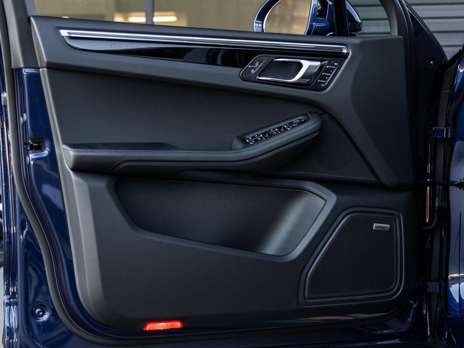 Certified 2026 Porsche Macan image 21