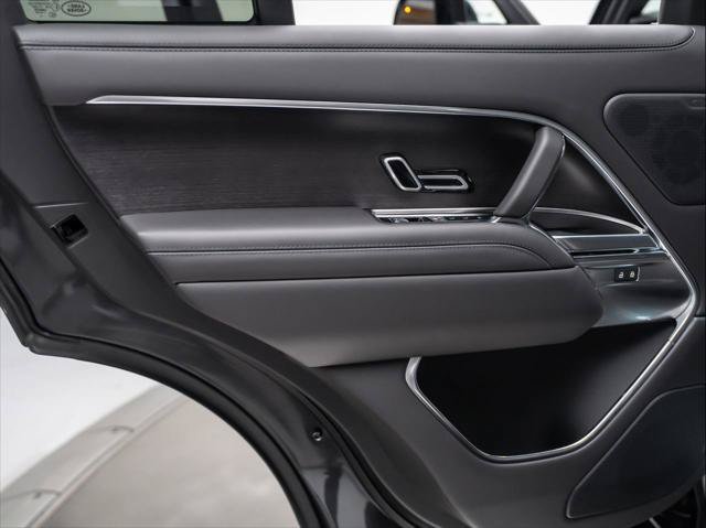 New 2026 Land Rover Range Rover SE AWD/4WD image 24