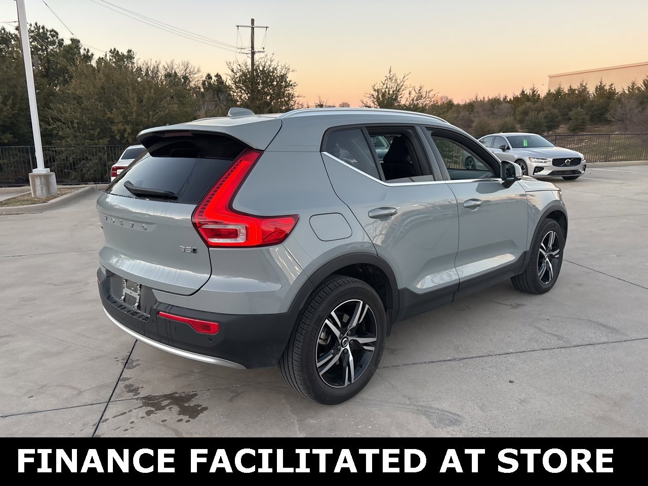 Certified 2025 Volvo XC40 B5 Core image 5