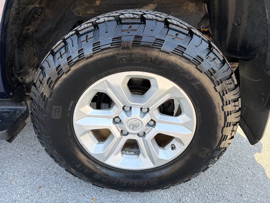 Used 2017 Toyota 4Runner SR5 Premium AWD/4WD image 10