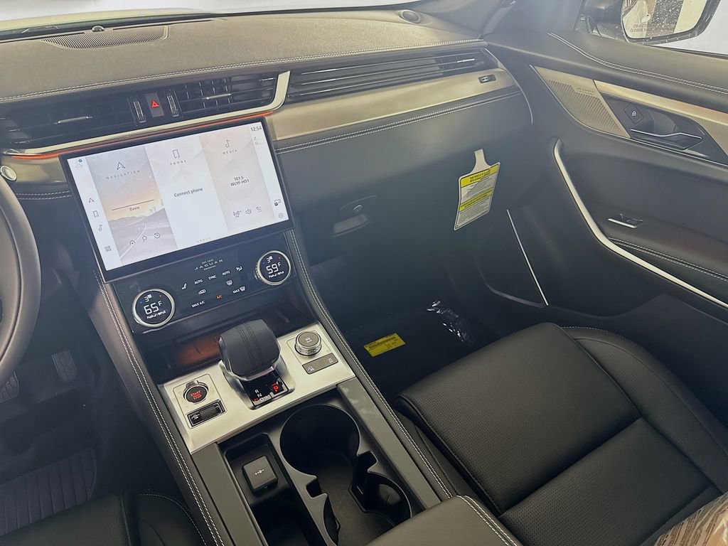 New 2026 Jaguar F-PACE R-Dynamic S image 22