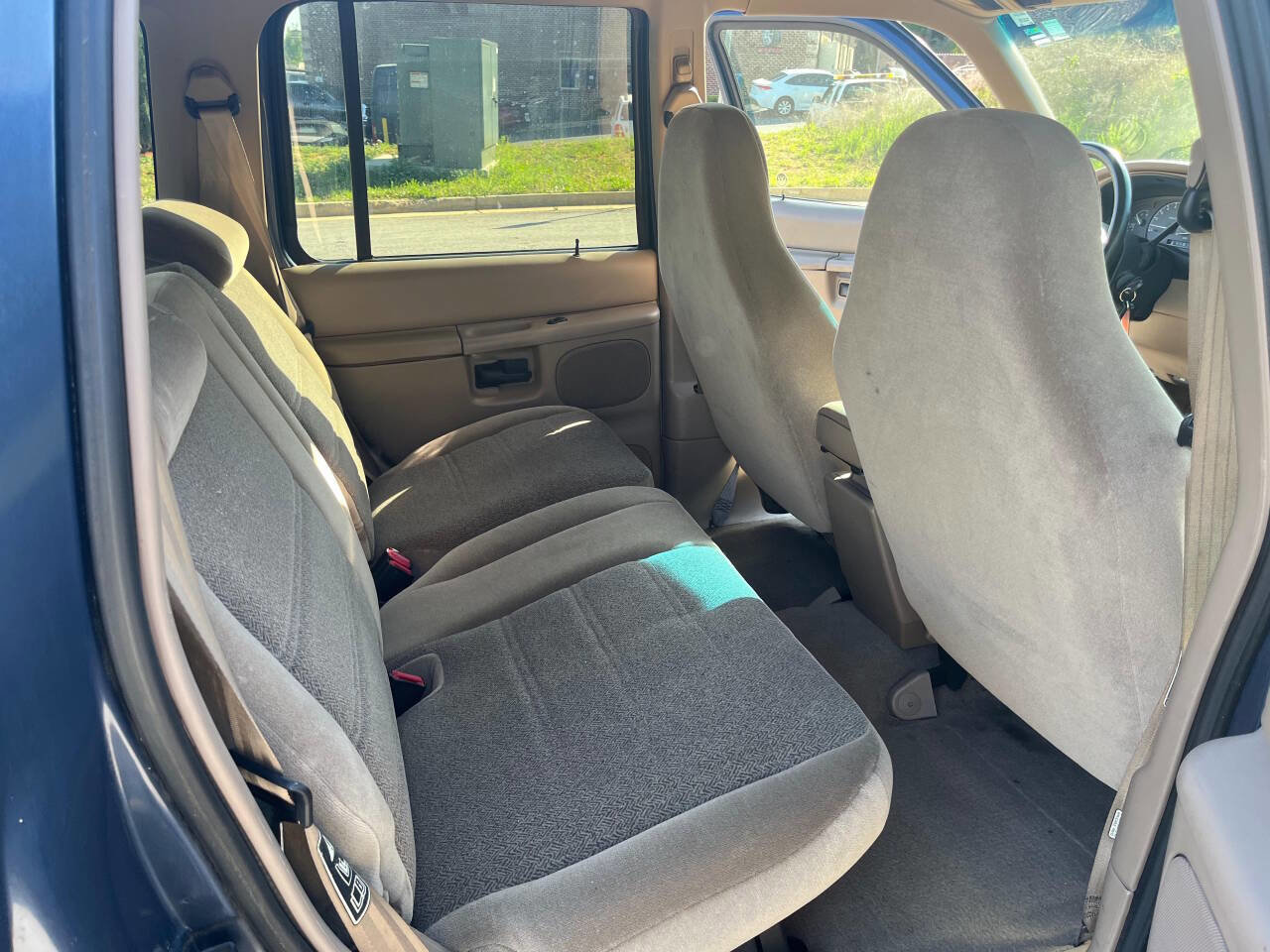 Used 2000 Ford Explorer XLS RWD image 16