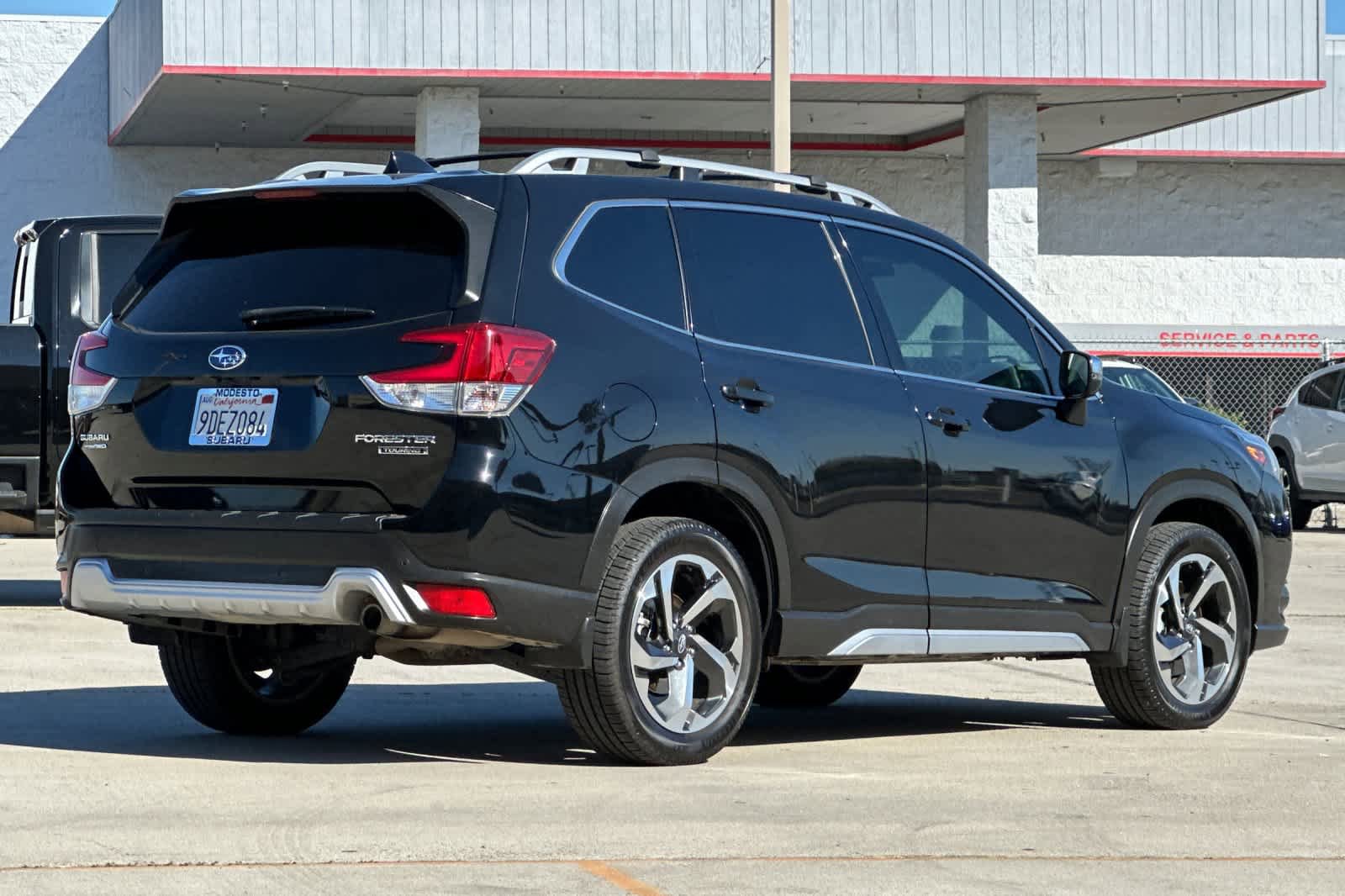 Used 2022 Subaru Forester Touring w/ Popular Package #2 image 3