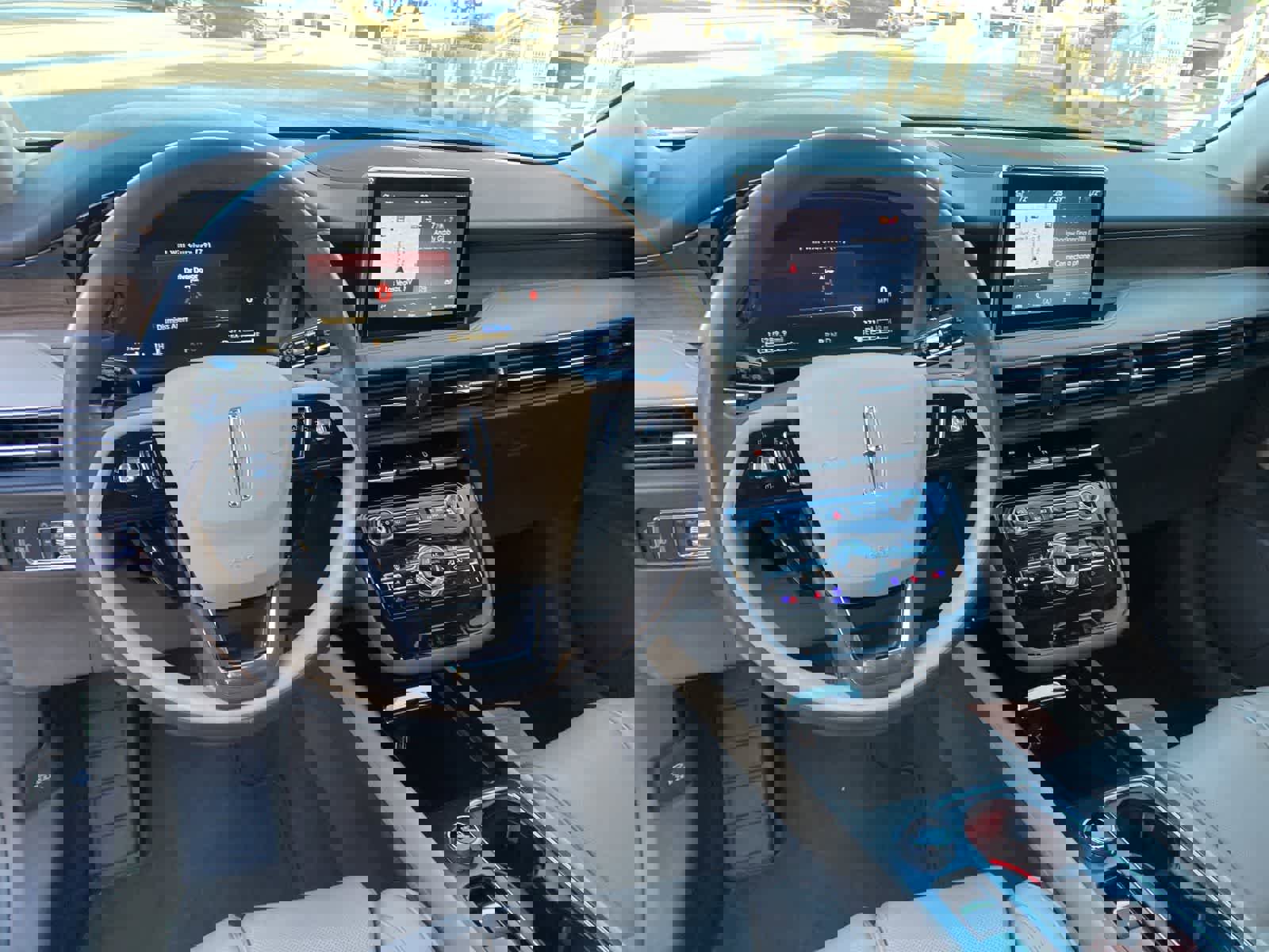 Used 2022 Lincoln Corsair Grand Touring w/ Elements Technology Bundle image 10