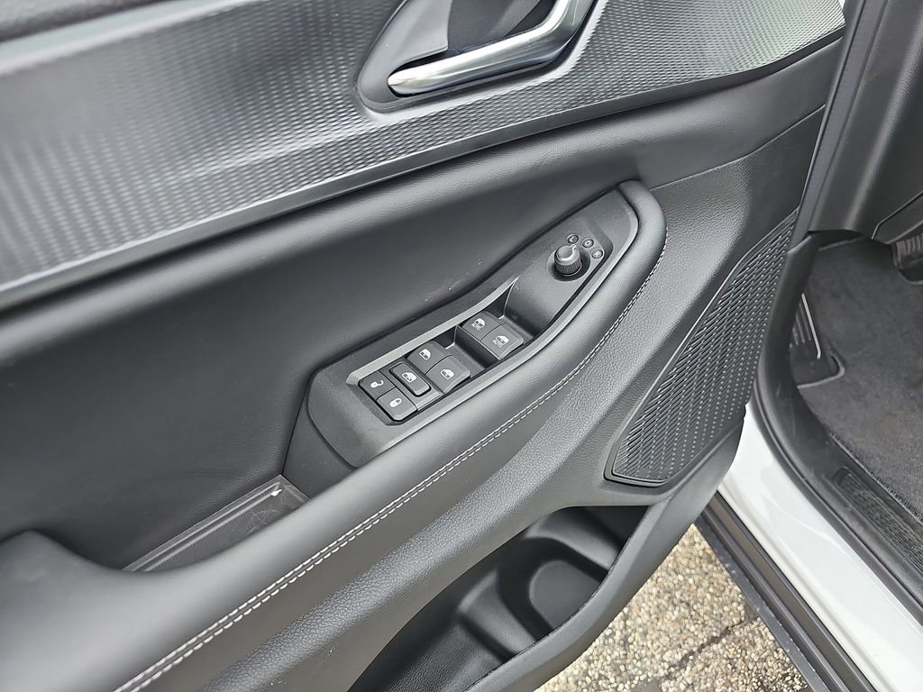 New 2025 Jeep Grand Cherokee Altitude image 14