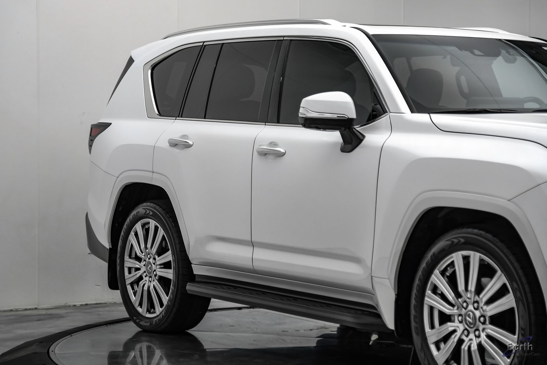 Used 2023 Lexus LX 600 4WD w/ Accessory Package (Z1) image 26