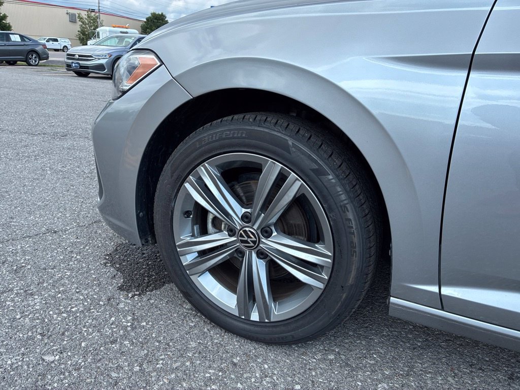 Used 2024 Volkswagen Jetta SE FWD image 10