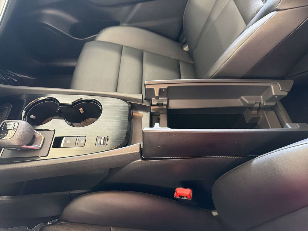 Certified 2025 Nissan Rogue SV w/ SV Premium Package image 25