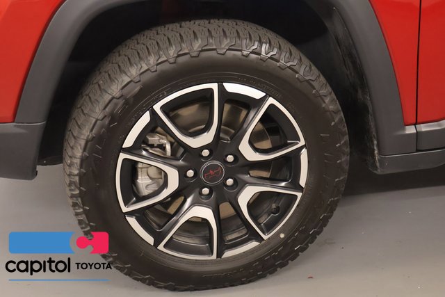 Used 2025 Jeep Compass Trailhawk AWD/4WD image 7