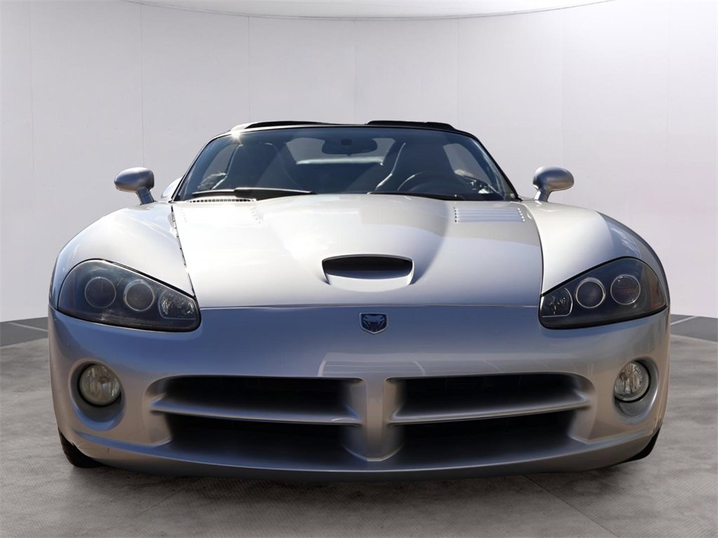 Used 2003 Dodge Viper SRT-10 video 2