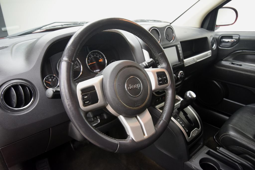 Used 2017 Jeep Compass Latitude AWD/4WD image 11