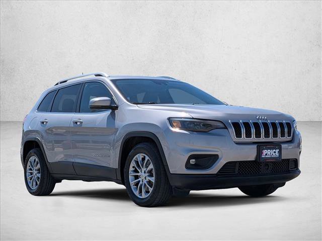 Used 2021 Jeep Cherokee Latitude Plus w/ Mopar Interior Package image 3
