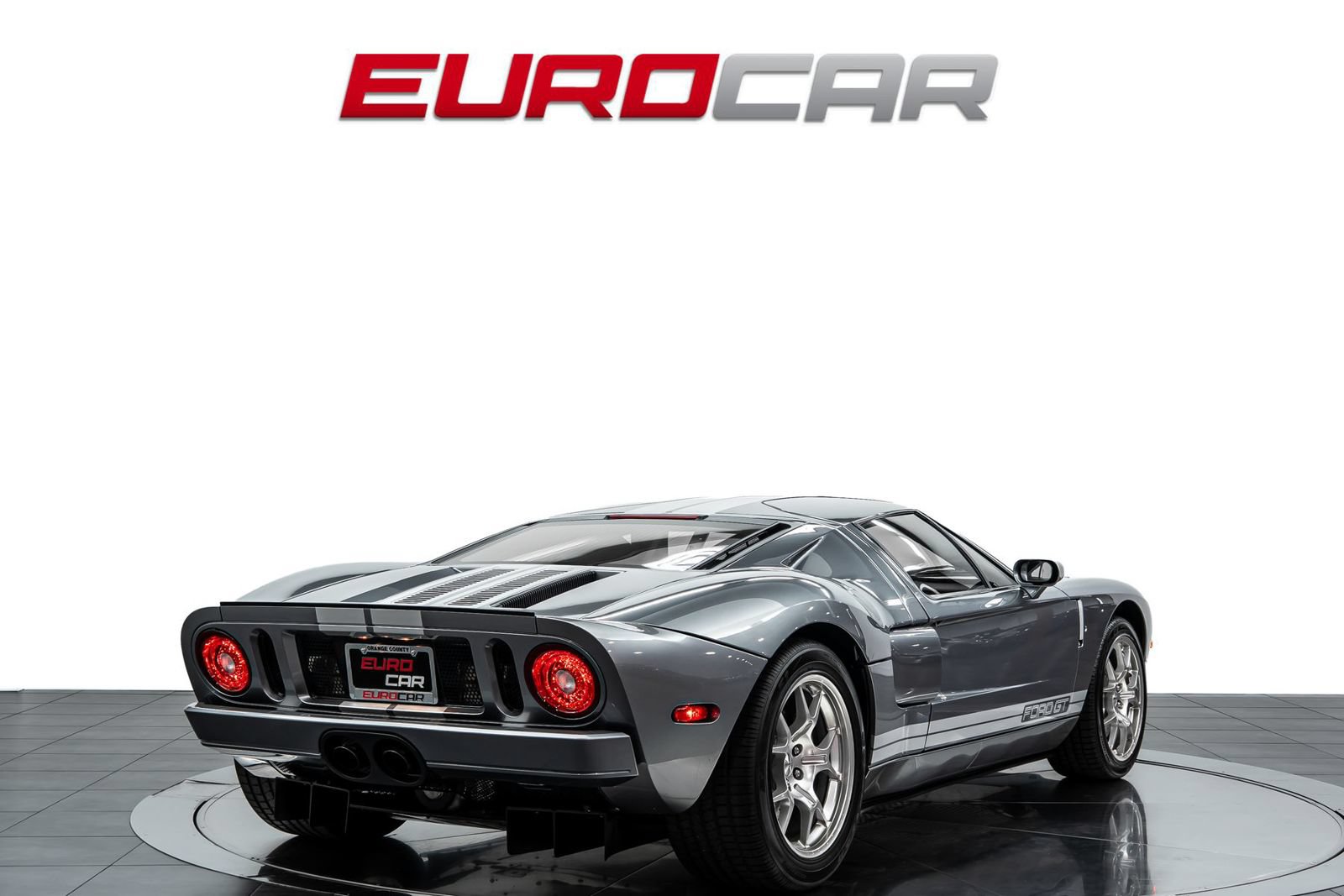 Used 2006 Ford GT RWD image 5