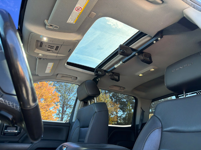 Used 2019 GMC Sierra 2500 Denali w/ Duramax Plus Package AWD/4WD image 31