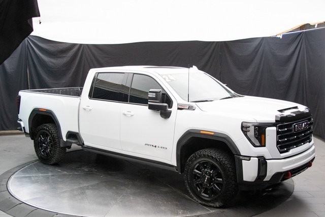 Used 2024 GMC Sierra 3500 AT4 w/ AT4 Premium Plus Package image 2
