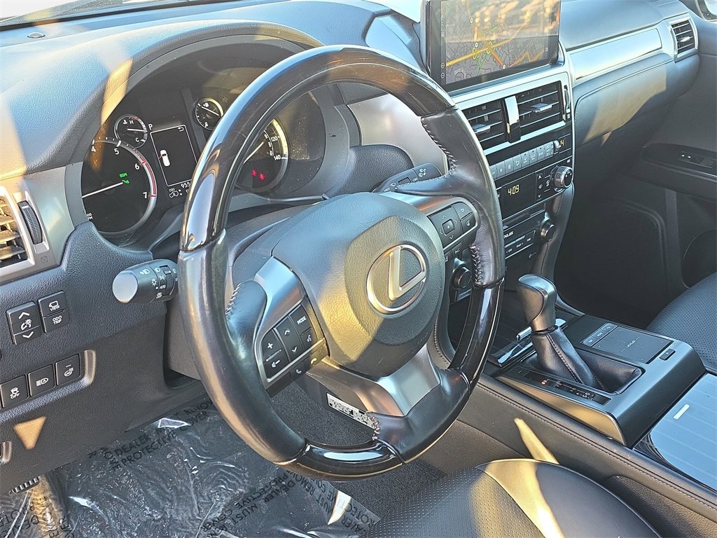 Used 2022 Lexus GX 460 Luxury w/ Sport Design Package image 16