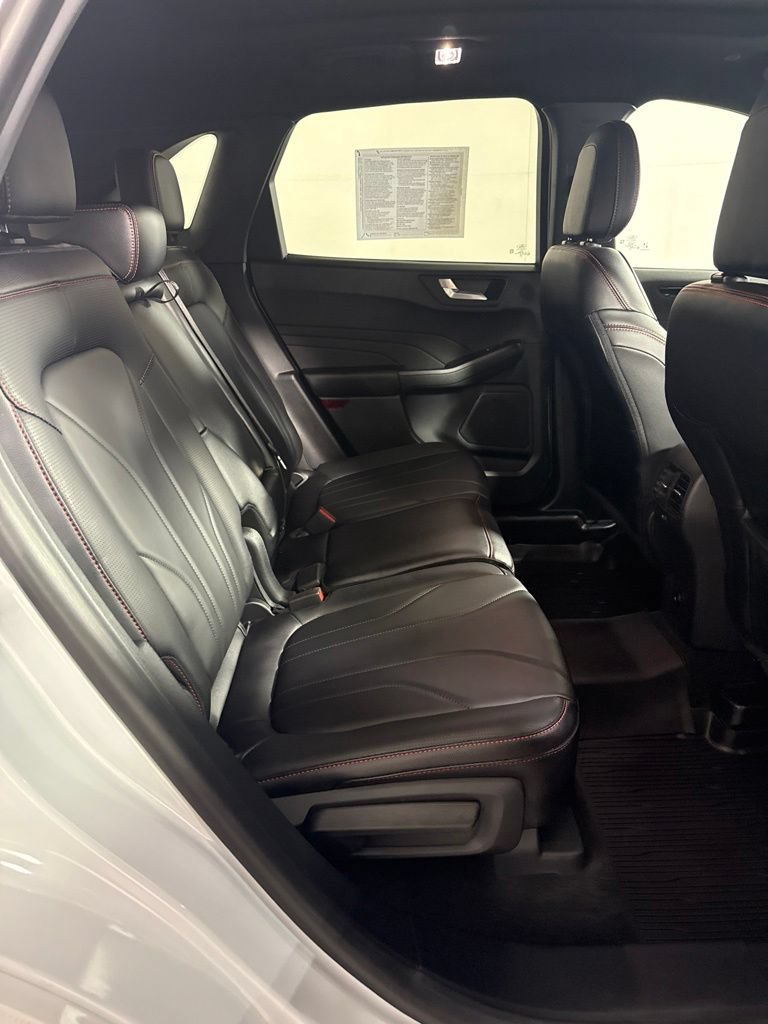 Used 2025 Ford Escape ST-Line Elite w/ Premium Technology Package AWD/4WD image 19