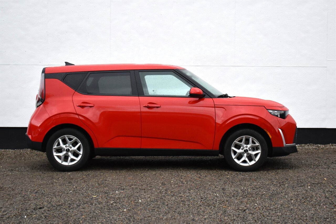 Used 2023 Kia Soul S FWD image 6