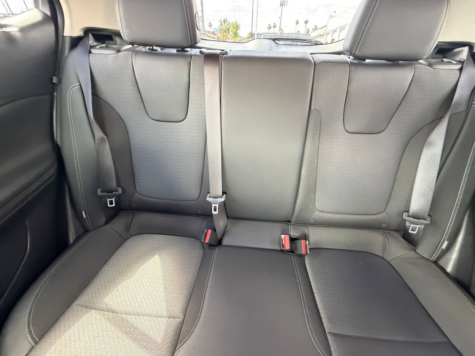 Used 2025 Buick Encore GX Preferred FWD image 37