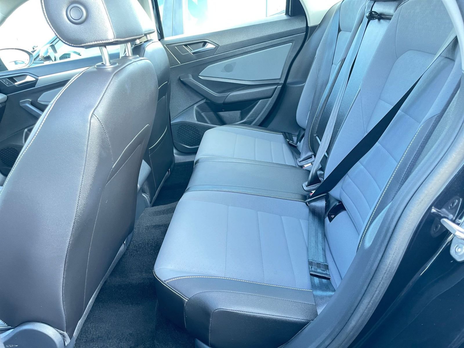 Used 2025 Volkswagen Jetta SE image 25