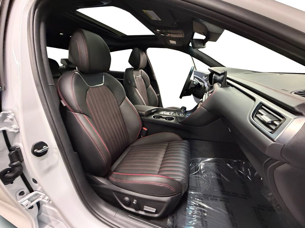 Used 2025 Genesis G70 3.3T Advanced image 15