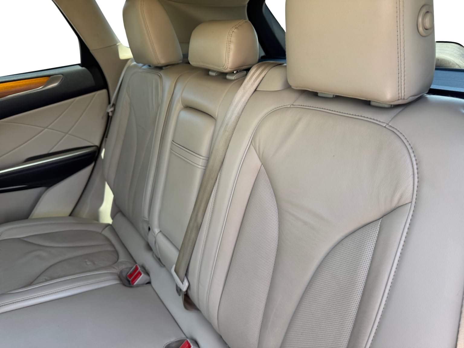 Used 2018 Lincoln MKC Select w/ Select Plus Package FWD image 16