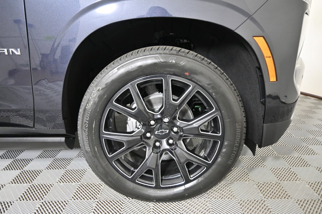 New 2026 Chevrolet Suburban High Country image 12